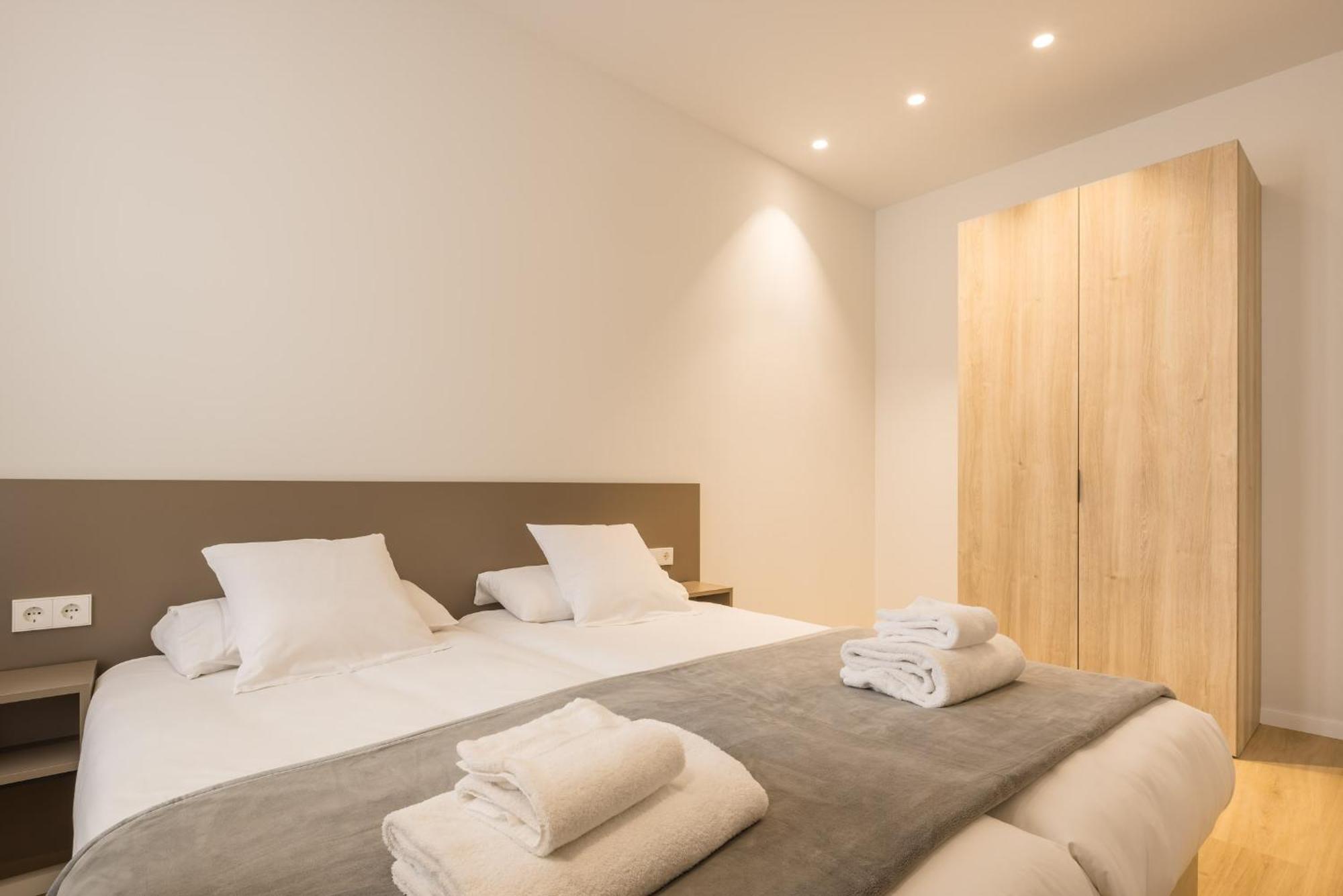 Mon Suites Jardin De Ayora Valencia Room photo