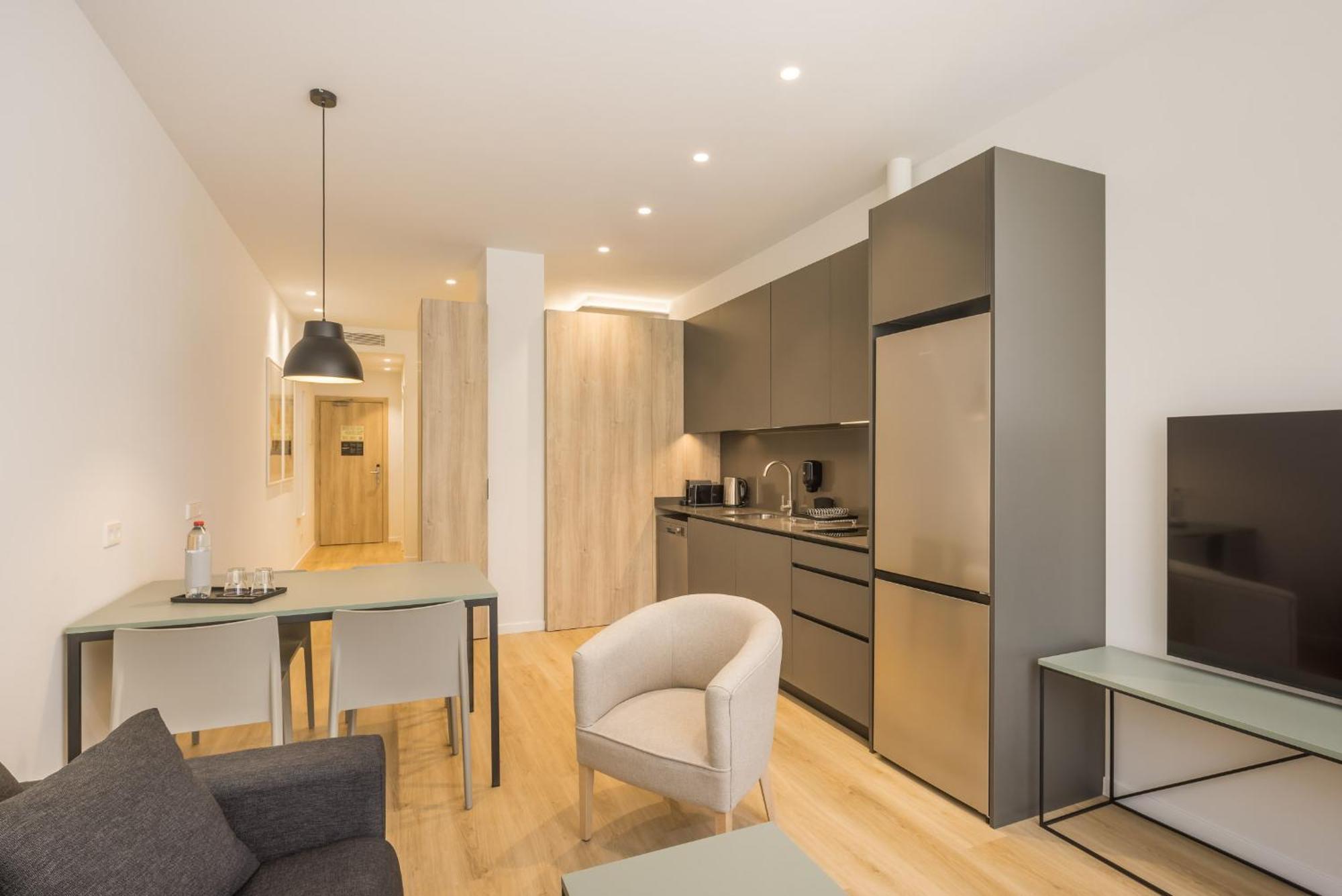 Mon Suites Jardin De Ayora Valencia Room photo