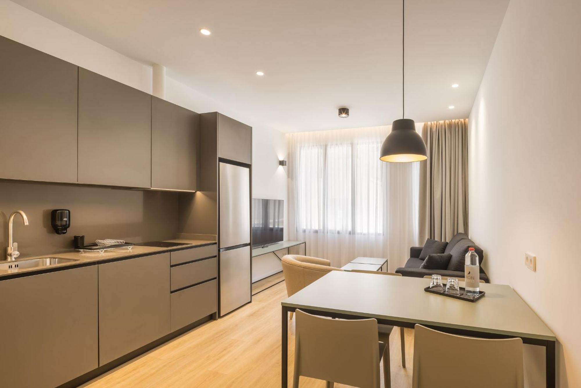 Mon Suites Jardin De Ayora Valencia Room photo