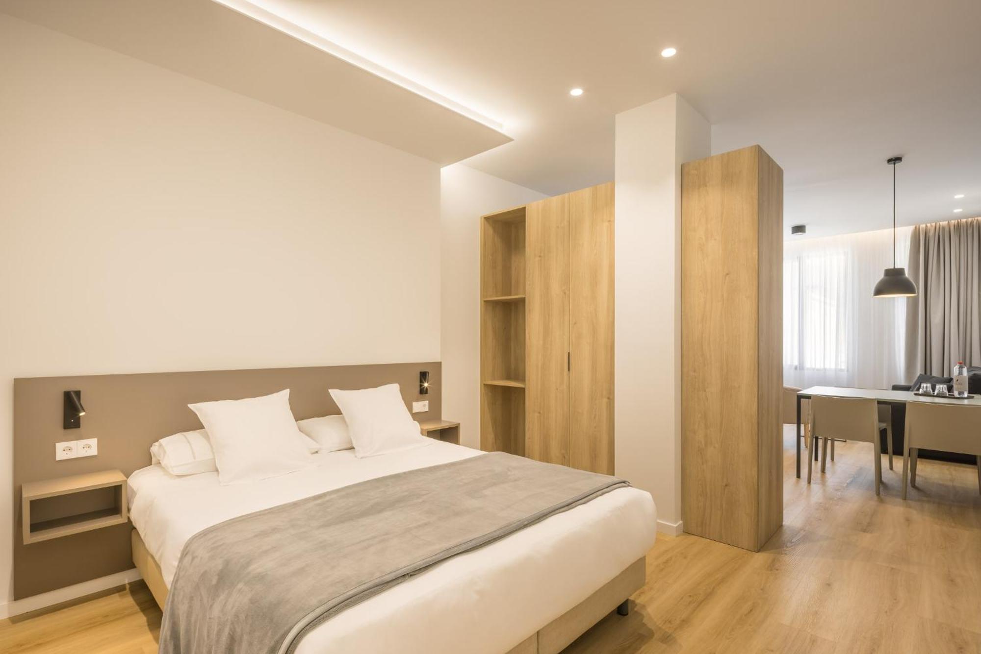 Mon Suites Jardin De Ayora Valencia Room photo