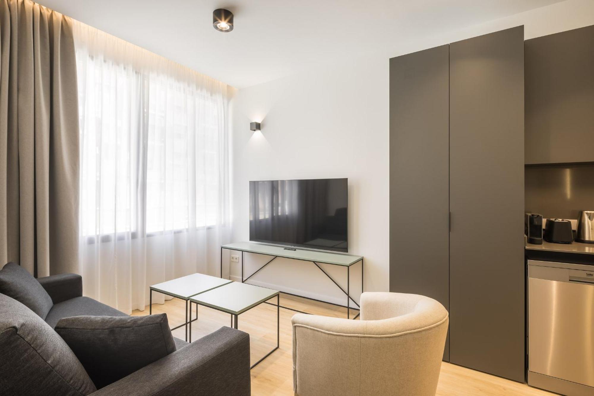 Mon Suites Jardin De Ayora Valencia Room photo