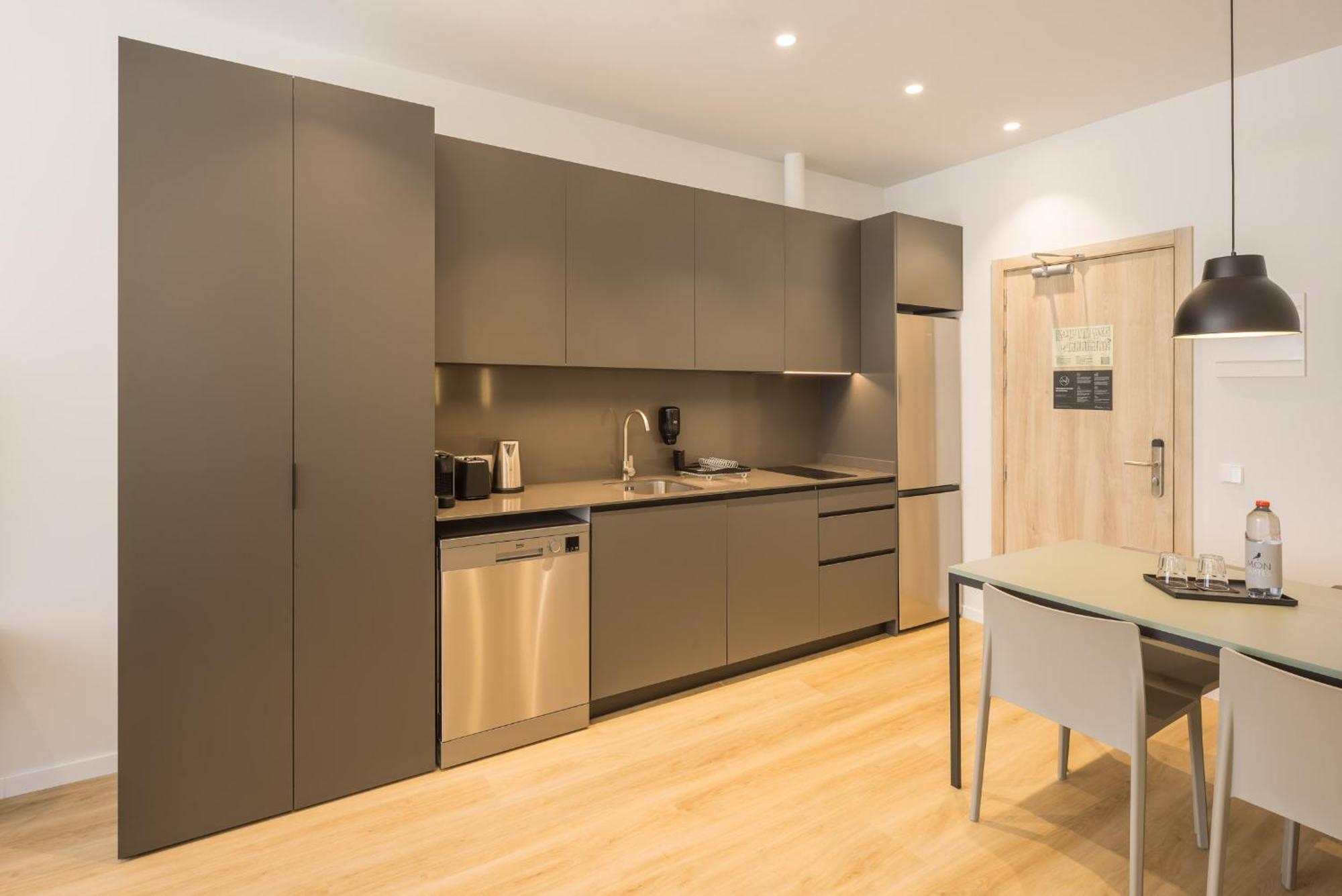 Mon Suites Jardin De Ayora Valencia Room photo